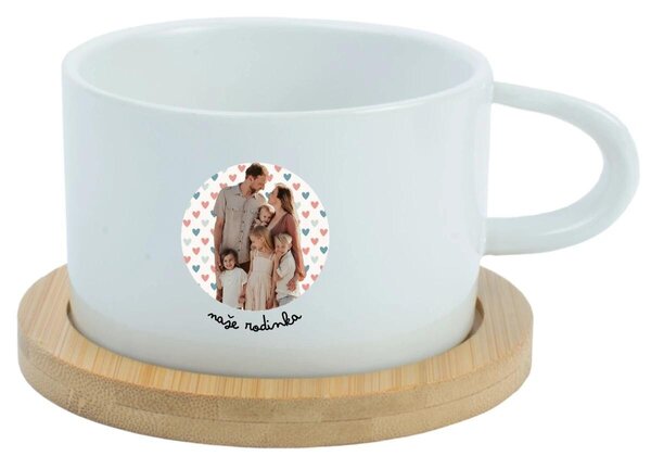 Personalizovaný keramický hrníček "MAKRONKA" s výřezem fotky na podkladu