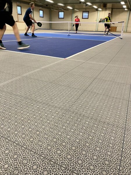Sportovní dlažba Bergo Ultimate FLOW Šedá