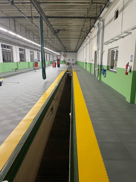 PVC dlažba Mosolut Machine Industrial, 7mm, hladká, žlutá