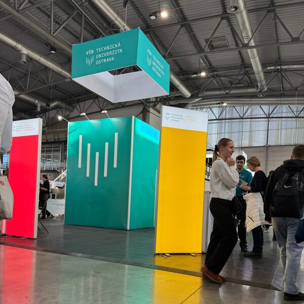 Mosolut Event venkovní plastová dlažba, perforovaná, černá