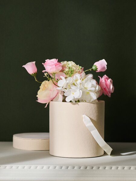 Sinsay - Kulatý dekorativní flowerbox s úchytem - krémová