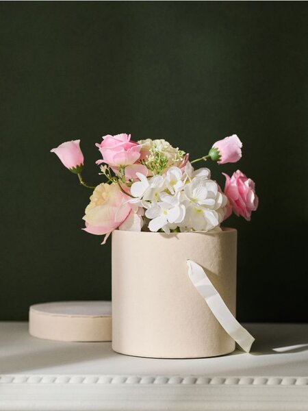 Sinsay - Kulatý dekorativní flowerbox s úchytem - krémová