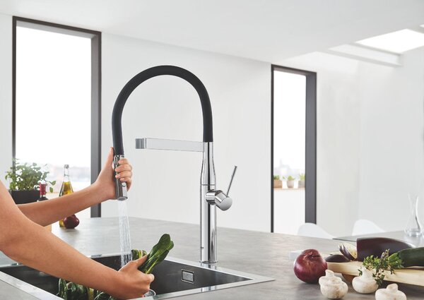 Grohe Essence kuchyňská baterie stojící StarLight Chrome 30294000