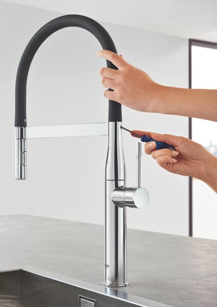 Grohe Essence kuchyňská baterie stojící StarLight Chrome 30294000