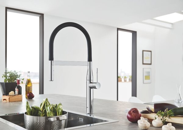 Grohe Essence kuchyňská baterie stojící StarLight Chrome 30294000