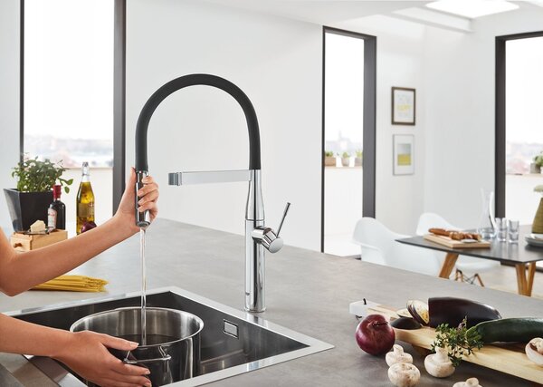 Grohe Essence kuchyňská baterie stojící StarLight Chrome 30294000