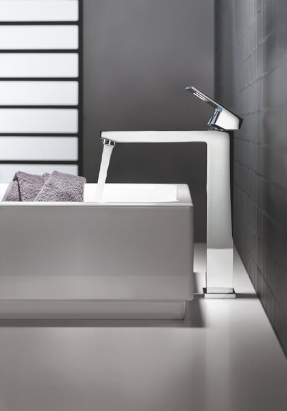 Grohe Eurocube umyvadlová baterie stojící StarLight Chrome 23406000