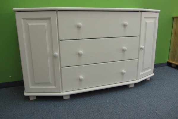 Komoda 106 - masiv borovice Odstín: Borovice přírodní