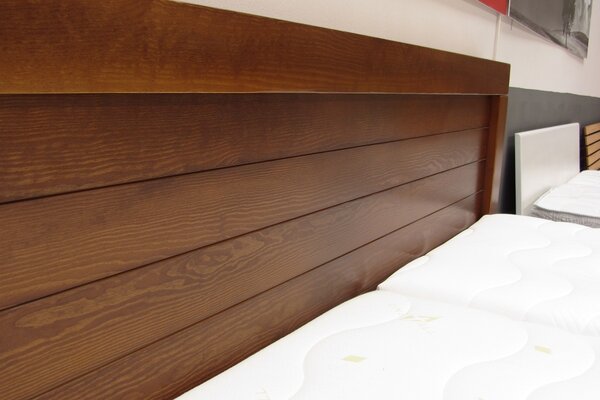 Zvýšená manželská postel MEGA SUPRA Rozměr: 140x200, Moření MD: Ořech