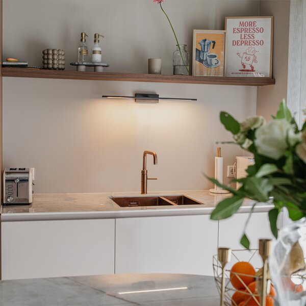 Moderní nástěnné svítidlo černé 62 cm vč. LED IP44 - Jerre