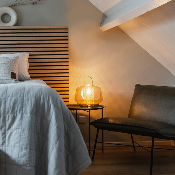 Stolní lampa v art deco stylu zlatá s jantarovým sklem 30 cm - Kevin