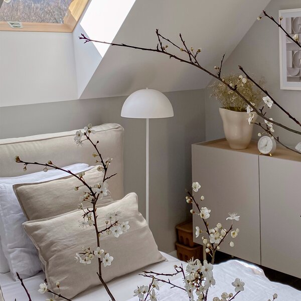 Venkovní stojací lampa bílá dobíjecí 3-stupňový stmívač - Keira
