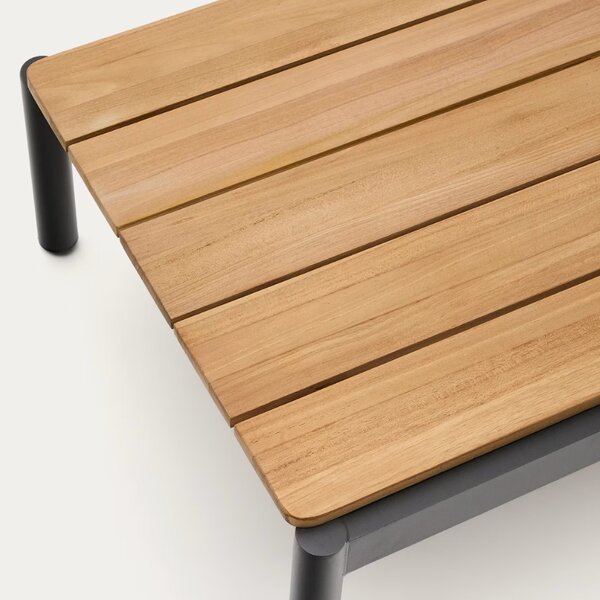 Dřevěný zahradní konferenční stolek Kave Home Sorells 91 x 52,4 cm s šedou podnoží
