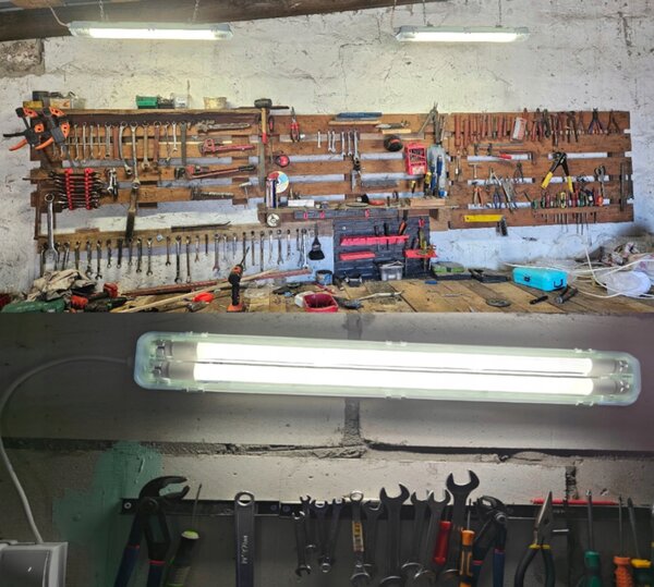 Hermetické svítidlo 120cm lampa + 2x LED trubice voděodolné 6000k studená teplota