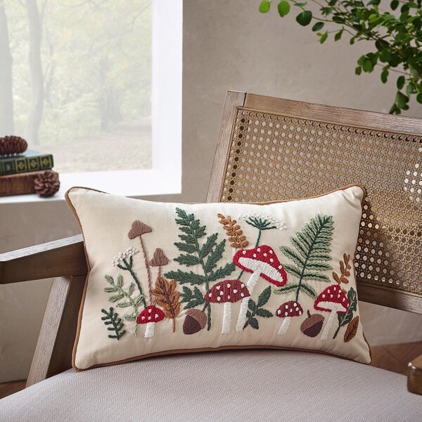 Bavlněný dekorační polštář 30x50 cm Embroidery Woodland – Catherine Lansfield