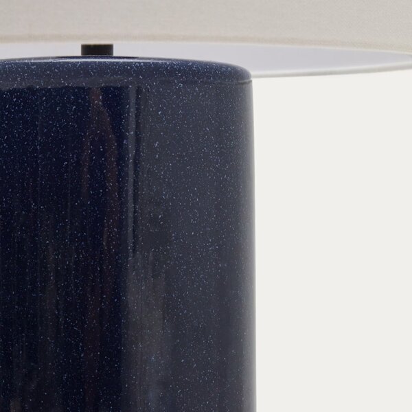 Tmavě modrá keramická stolní lampa Kave Home Toneric
