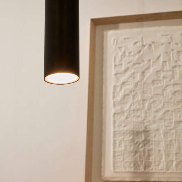 Černé kovové závěsné LED světlo Kave Home Andia