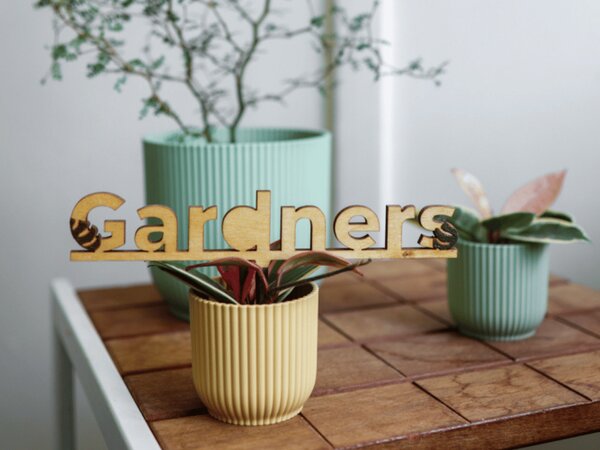 Zápich do květináče Gardners logo