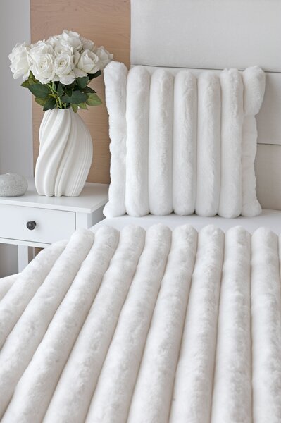 Povlak Fluffy krémový 100% polyester 50/50
