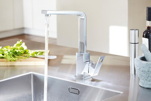 GROHE Eurocube - Páková dřezová baterie, DN 15, Chrom 31255000