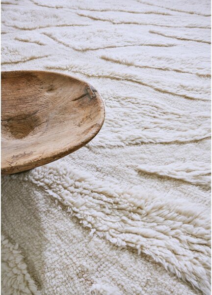 Bílý pratelný ručně tkaný vlněný běhoun 70x200 cm Enkang Ivory – Lorena Canals