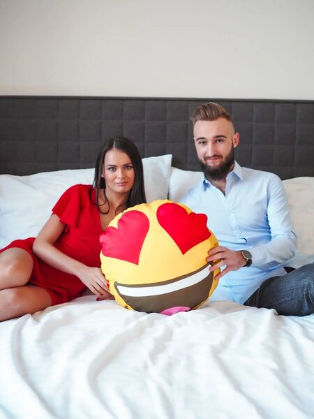 Sablio 3D polštář ve tvaru Smajlík srdce