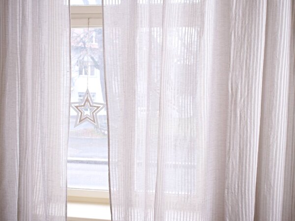 Snový svět Lněná záclona polobělená s pruhy š.250 cm - 50% len Rozměr: 250 x 230 cm