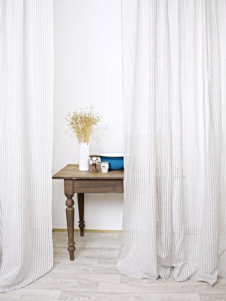 Snový svět Lněná záclona polobělená s pruhy š.250 cm - 50% len Rozměr: 250 x 230 cm