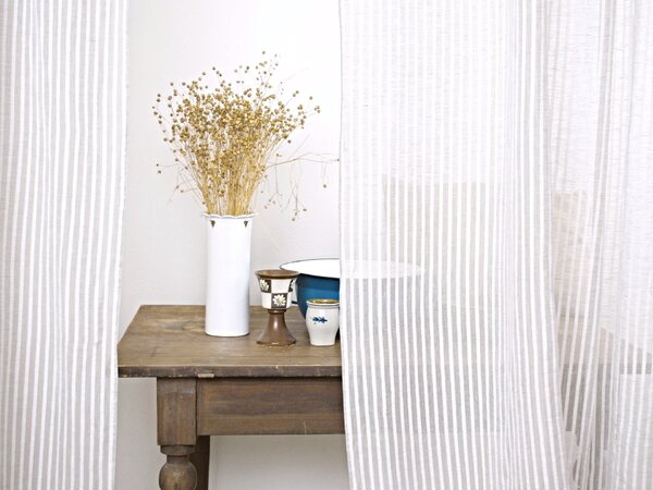 Snový svět Lněná záclona polobělená s pruhy š.250 cm - 50% len Rozměr: 250 x 230 cm