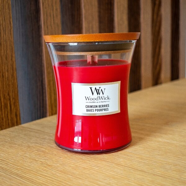 WoodWick Střední vonná svíčka Woodwick, Crimson Berries