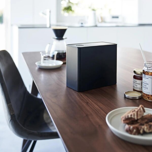 Černá plastová dóza na kávu Yamazaki Tower 1,6 l