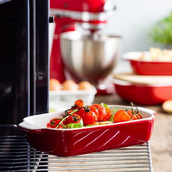 KitchenAid pekáč s dřevěným víkem - malý, královská červená