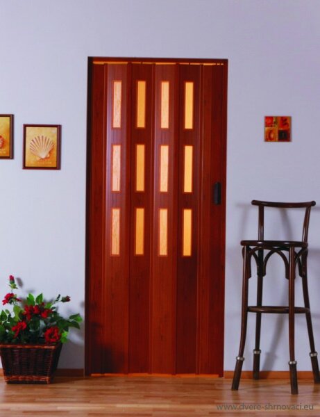 PETROMILA Koženkové shrnovací dveře třešeň 83x200cm TYP: prosklené