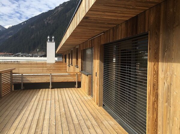 PETROMILA – Venkovní žaluzie C65 na míru | šířka do 50 cm VÝŠKA: 50-60cm, strana ovládání z interiéru: vlevo