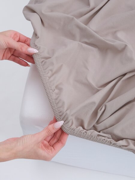MK Lůžkoviny Jersey prostěradlo do postýlky s elastanem Deluxe 60 × 120 cm – cappuccino