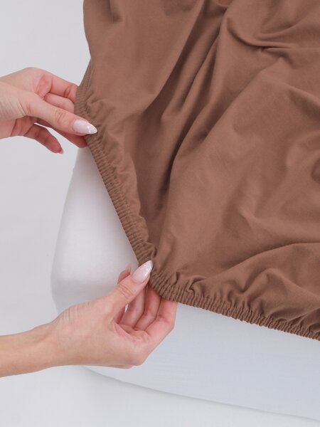 MK Lůžkoviny Jersey prostěradlo s elastanem Deluxe 120 × 200 cm – mocha mousse