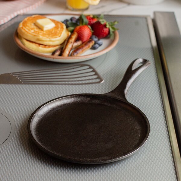 Litinová pánev na palačinky Lodge 26 cm