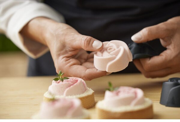 Silikonové formy na pečení muffinů v sadě 6 ks Rose – Blomsterbergs