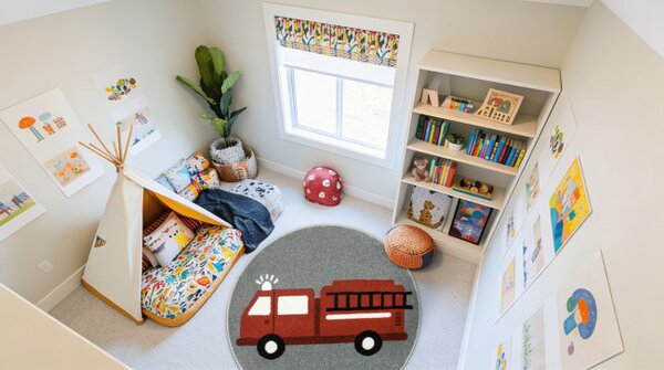 Koberec Lima G752A hasičské auto, červený / šedý kruh