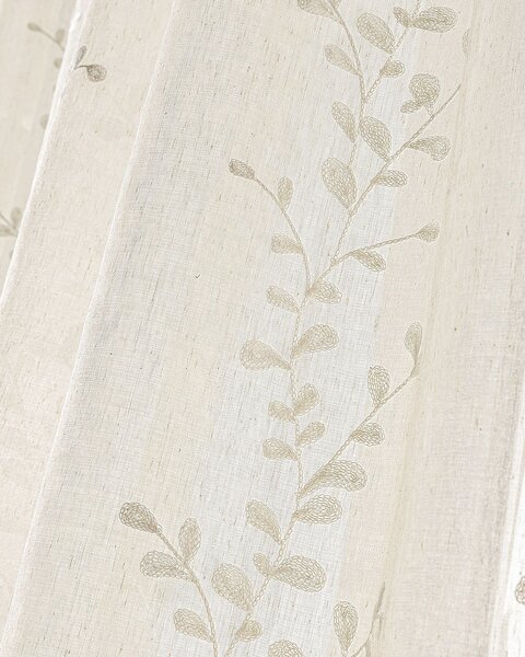Závěs s řasící páskou barva krémová látka poloprůhledná, pletený vzor