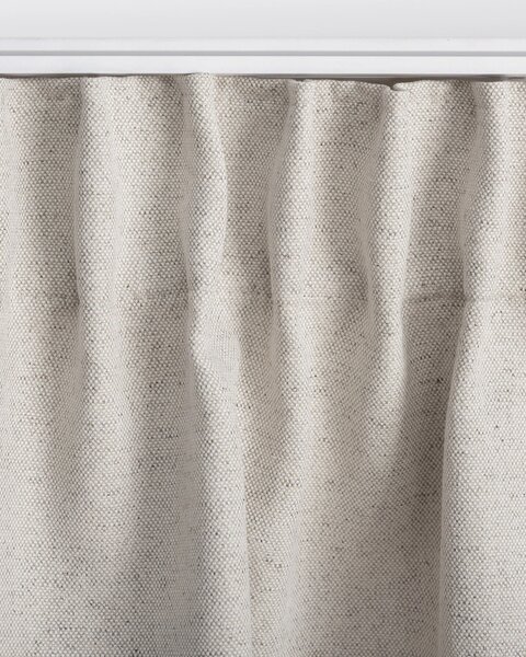 Závěs s řasící páskou barva béžová látka pletený vzor
