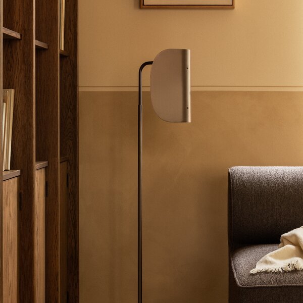 AUDO COPENHAGEN Stojací lampa Wing, Polished Aluminium