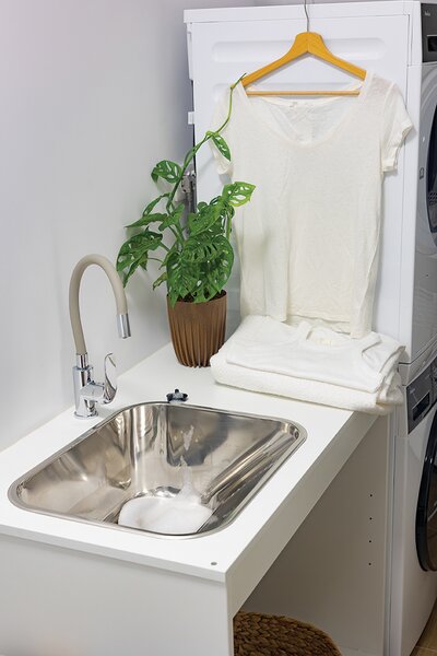 Kuchinox Dřezová baterie Elza s flexibilním raménkem - BKE_461D, béžová mat/chrom