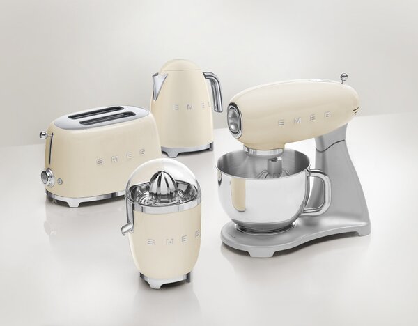 Smeg CJF11CREU Odšťavňovač na citrusy 50's Style krémový