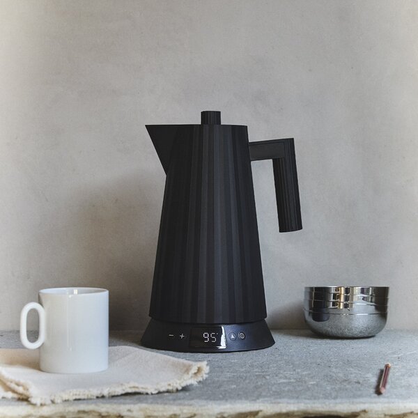 Alessi MDL21 B Rychlovarná konvice s regulací teploty Plissé 1,7 l černá