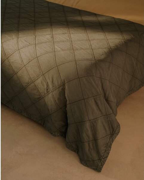 Zelený bavlněný prošívaný přehoz 240x260 cm Serla – Kave Home