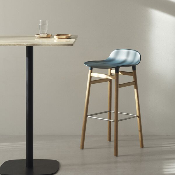 Normann Copenhagen designové barové židle Form Barstool Wood (75 cm)