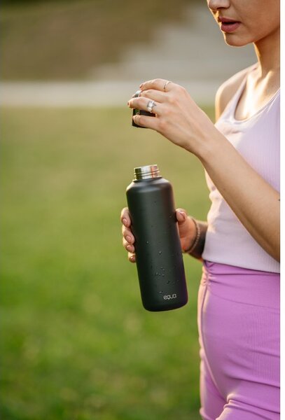 EQUA Timeless Thermo Dark 600 a 1000 ml - termoska z nerezové oceli Velikost: 600 ml