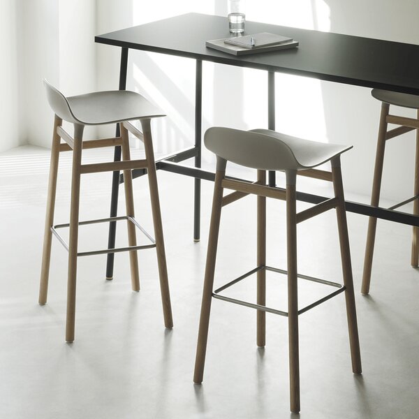 Normann Copenhagen designové barové židle Form Barstool Wood (75 cm)