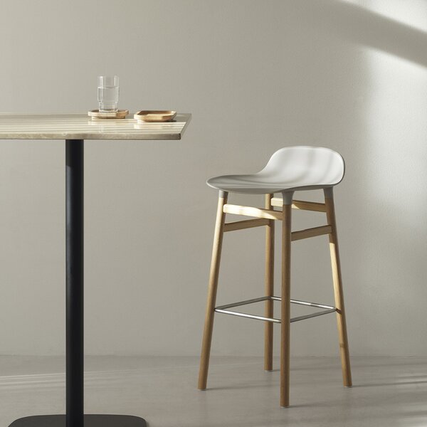 Normann Copenhagen designové barové židle Form Barstool Wood (75 cm)